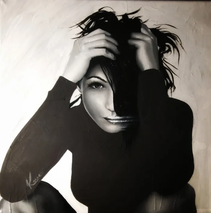 figurativa-oleo-sobre-lienzo-cara-y-manos-mujer